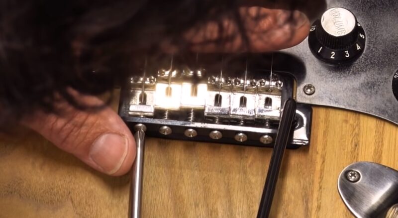 How To Tune An Electric Guitar - Mastering the Melody (1)