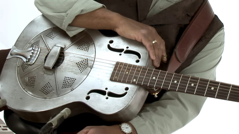 Types of Dobro Guitars