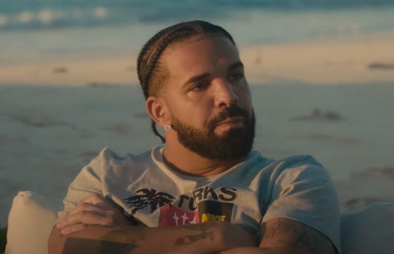 Drake chilling at the beach