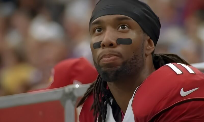 Close up photo of Larry Fitzgerald in Cardinals uniform