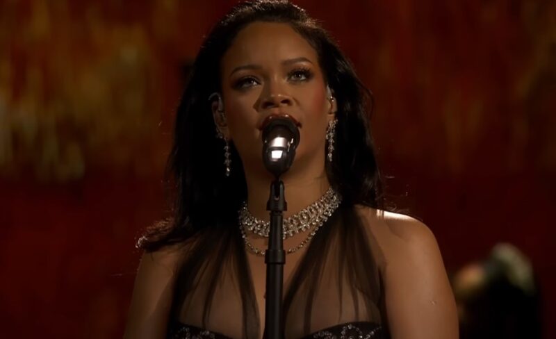 Rihanna singing live on the stage